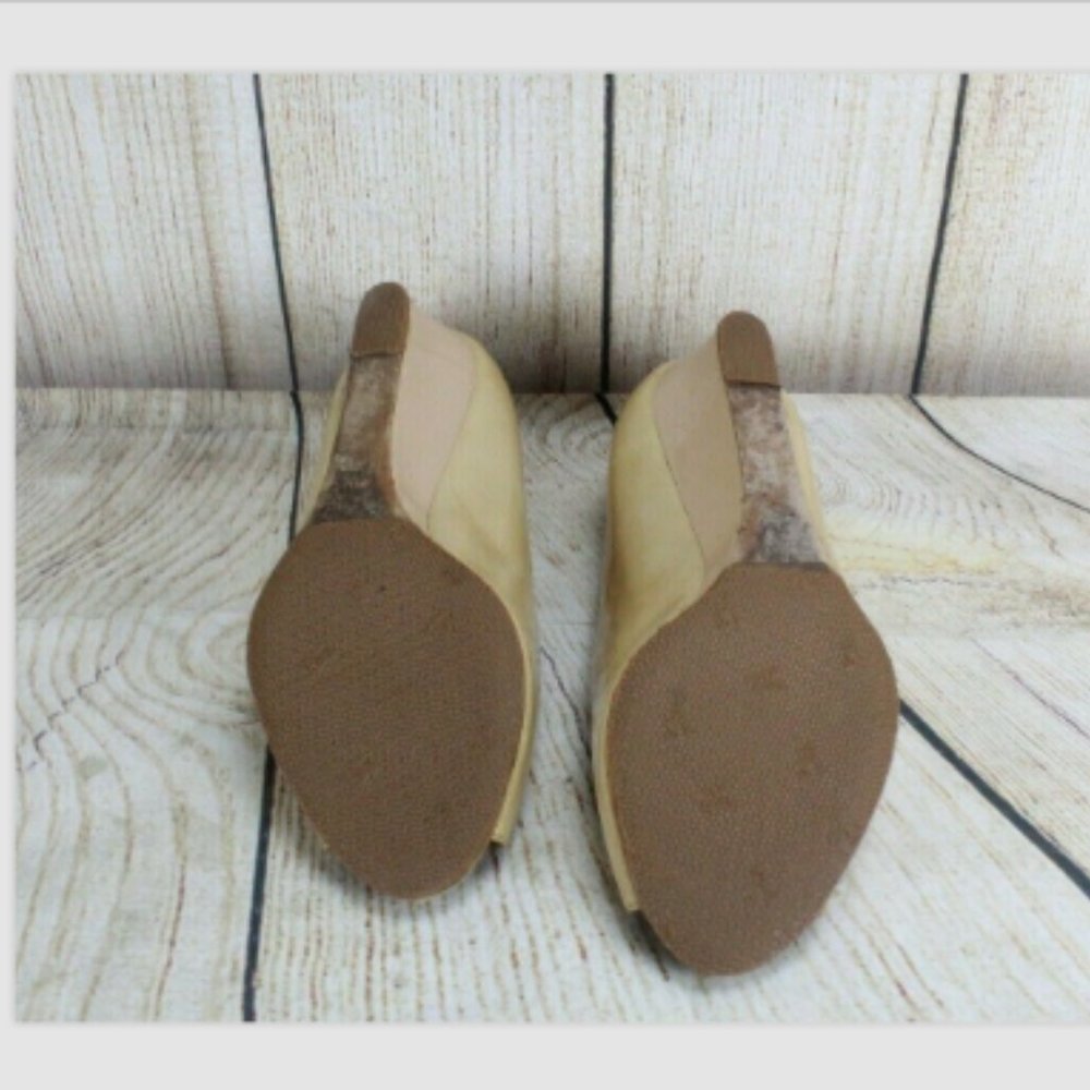 Jimmy Choo Beige Patent Leather Peep Toe Low Wedge Slip On Shoes Size 5 - Picture 8 of 8